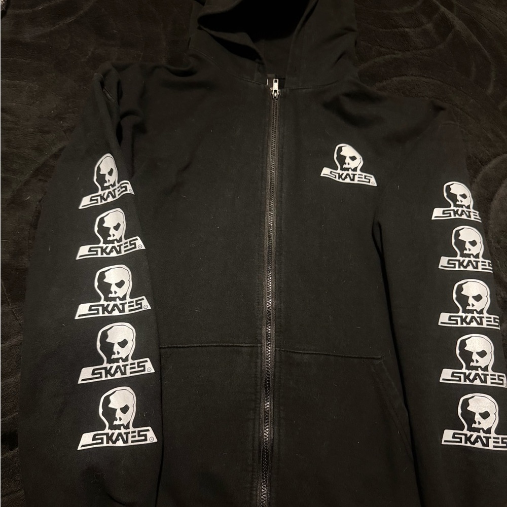 Skull skates hoodie